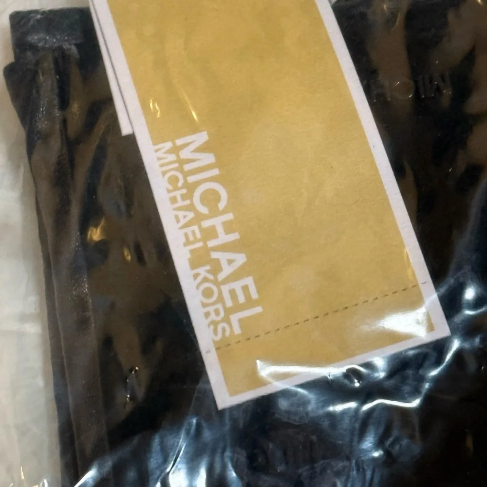 Michael Kors Suede & Leather Tech Gloves - Picture 6 of 7